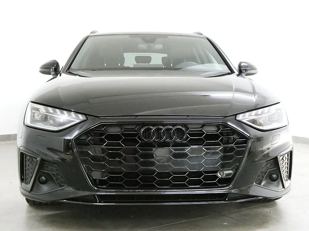 Audi A4 2023 photo 2