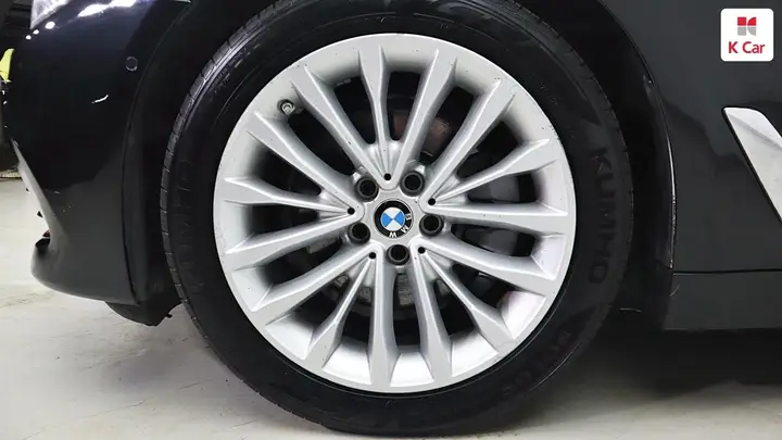 BMW 5 Series G30 2018 photo 5