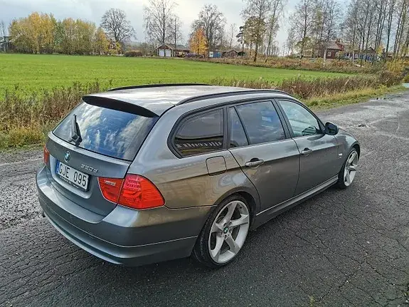 BMW 320D 2011 photo 4