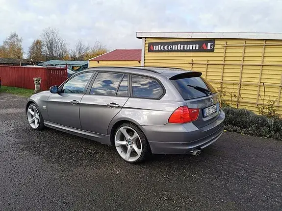 BMW 320D 2011 photo 2