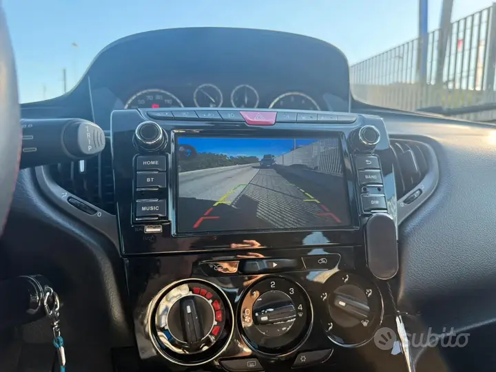 Lancia Ypsilon 2012 photo 3