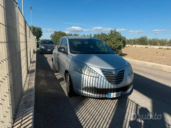 Lancia Ypsilon 2012 photo 2