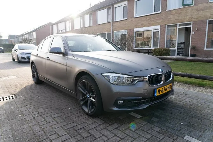BMW 330E