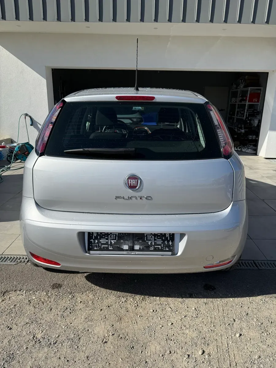 Fiat Punto 2012 photo 3