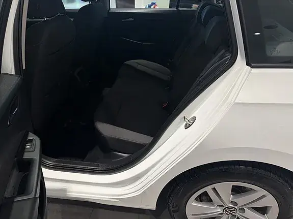 Volkswagen Golf I 2023 photo 3