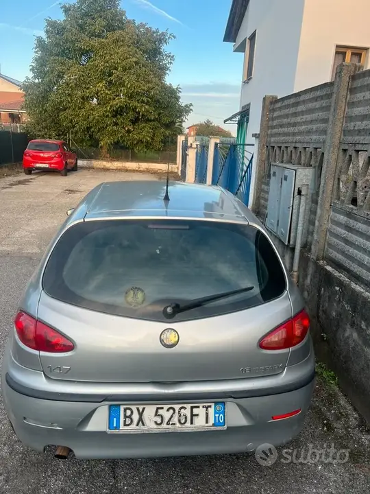 Alfa Romeo 147 2001 photo 3