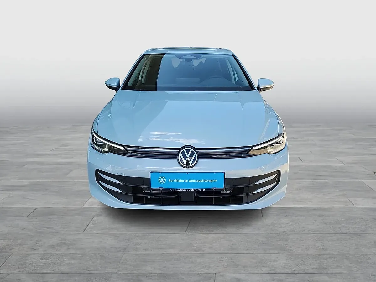 Volkswagen Golf 2026 photo 2