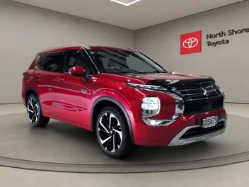 Mitsubishi Outlander 2023 photo 2