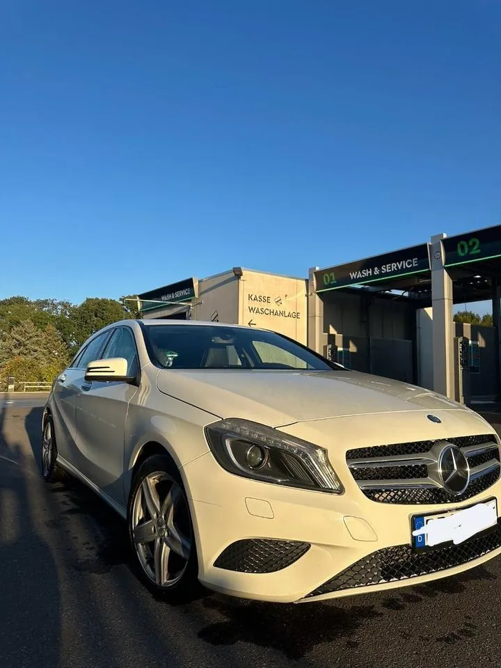 Mercedes-Benz A180