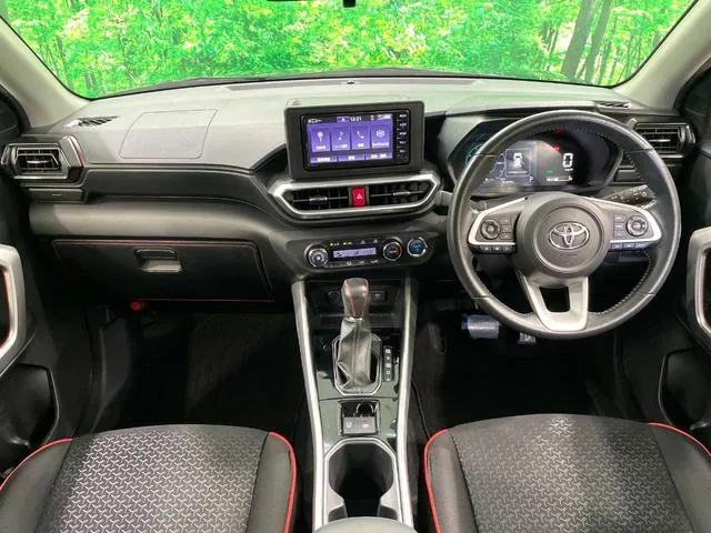Toyota Riz Z 2021 photo 2