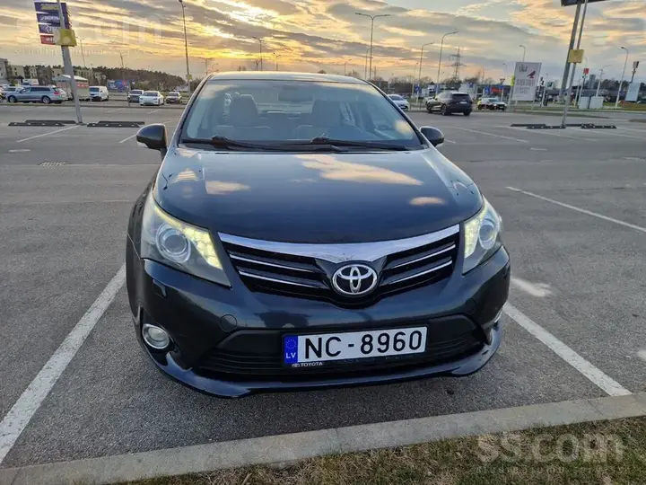 Toyota Avensis 2012 photo 2