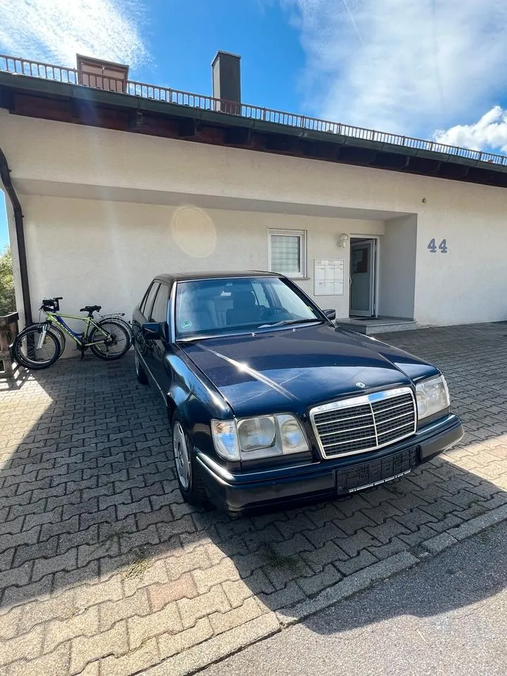 Mercedes-Benz E220