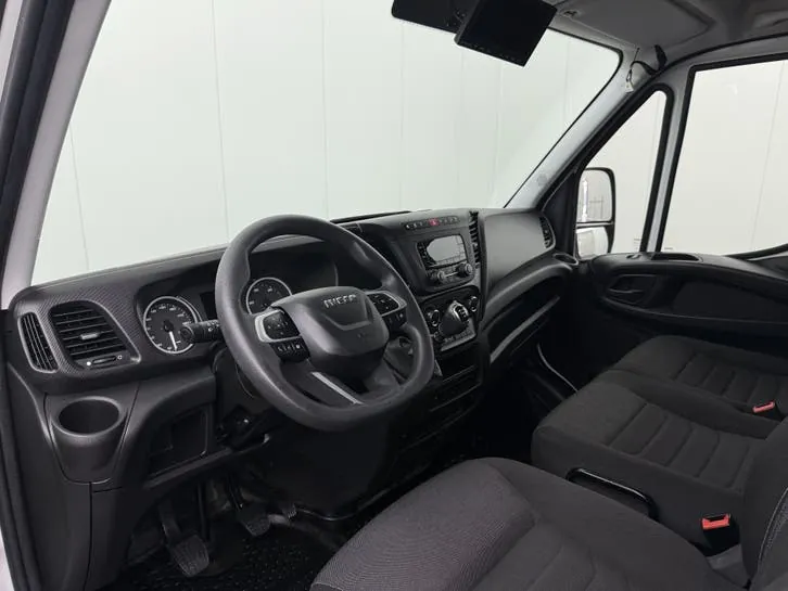 Iveco Daily 2023 photo 3