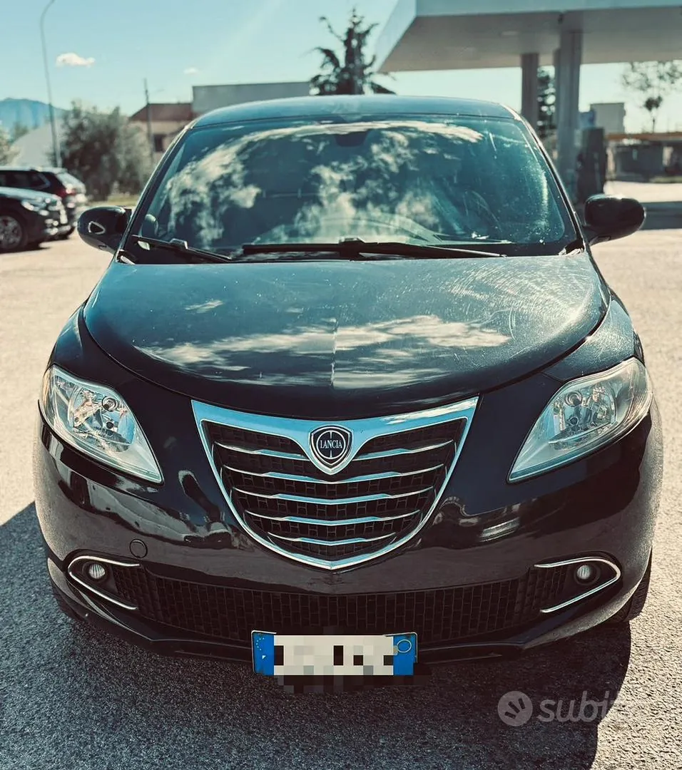 Lancia Ypsilon