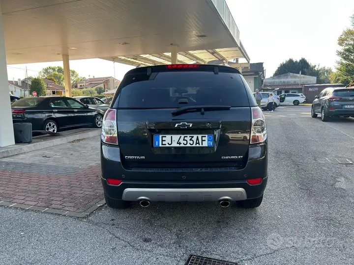 Chevrolet Captiva 2011 photo 2