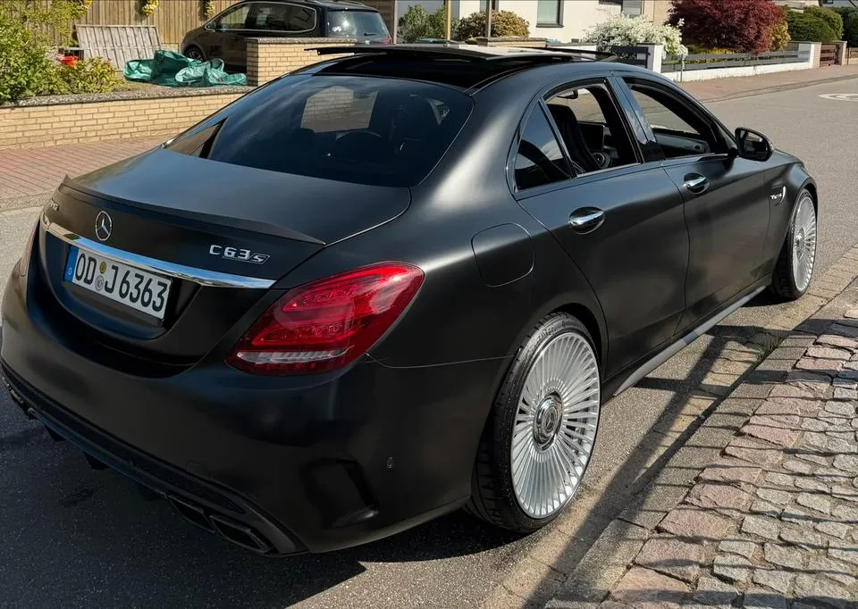 Mercedes-Benz C63