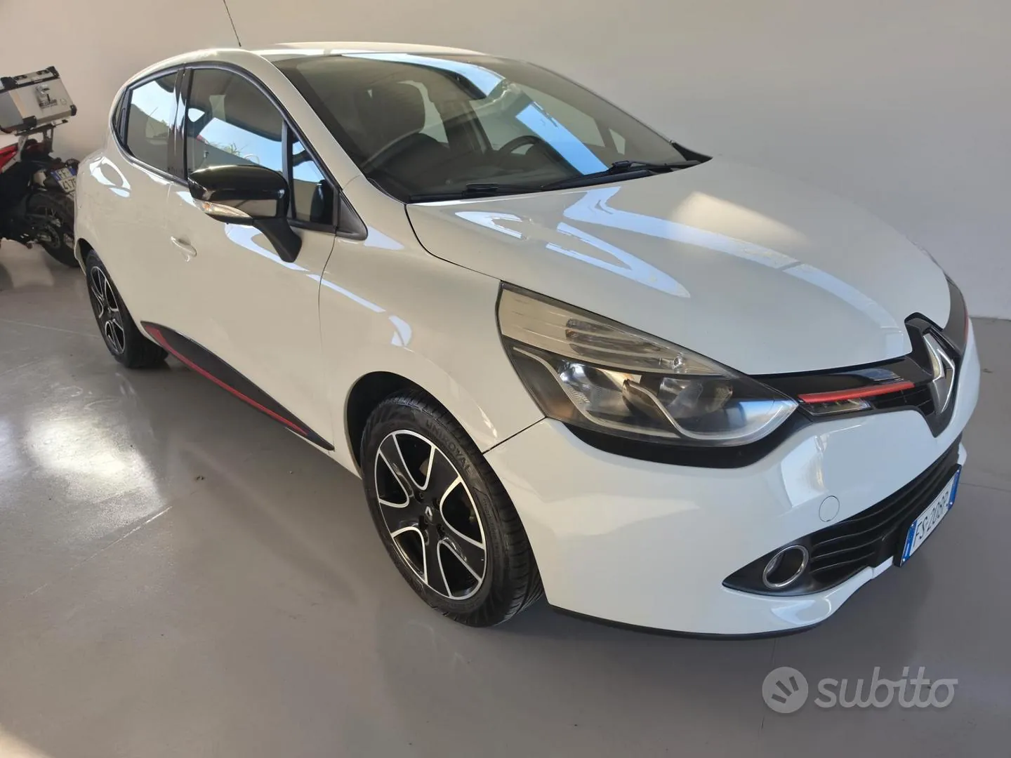 Renault Clio 2014 photo 2