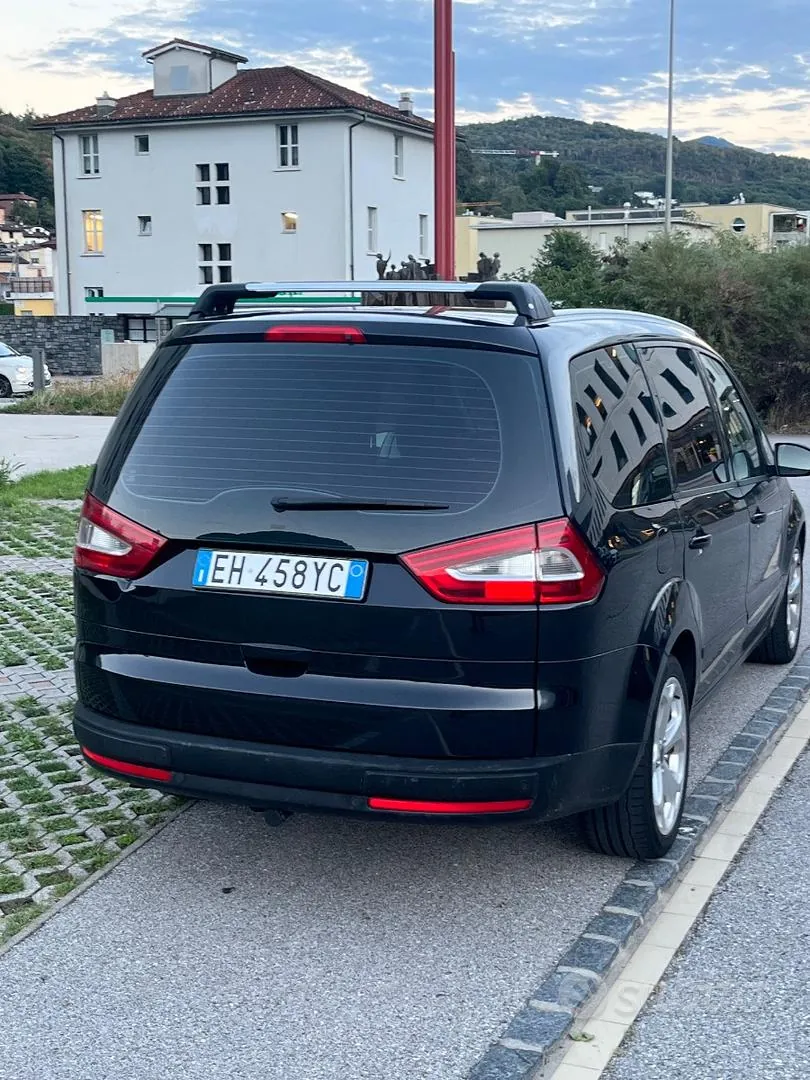 Ford Galaxy 2011 photo 3