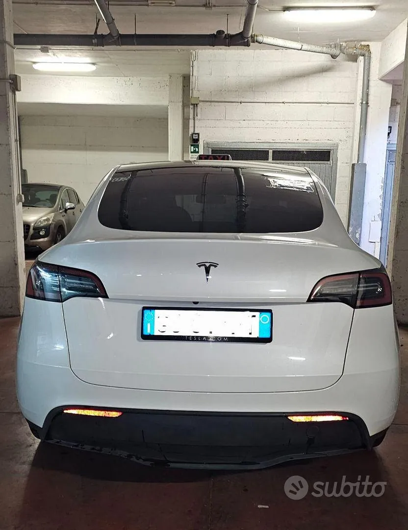 Tesla Model Y 2023 photo 3