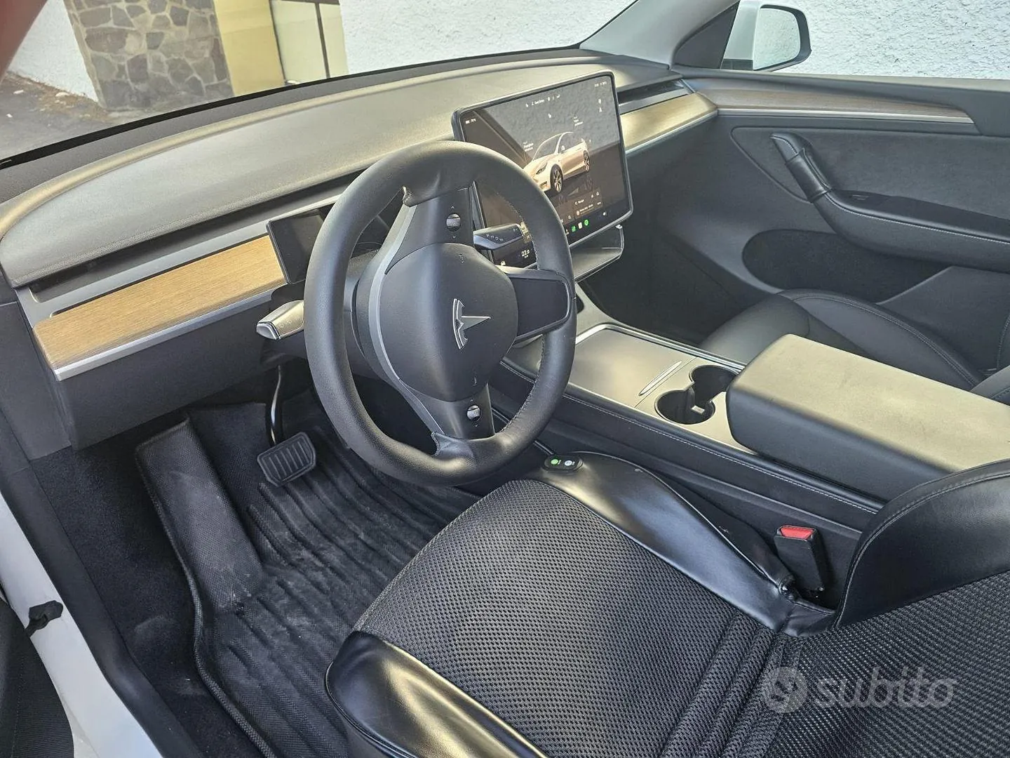 Tesla Model Y 2023 photo 4