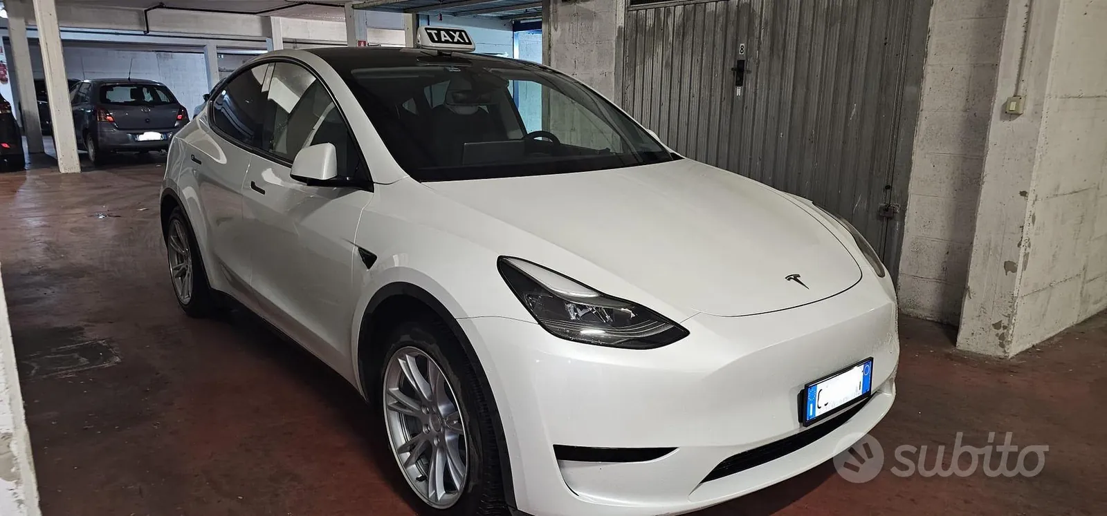 Tesla Model Y 2023 photo 2