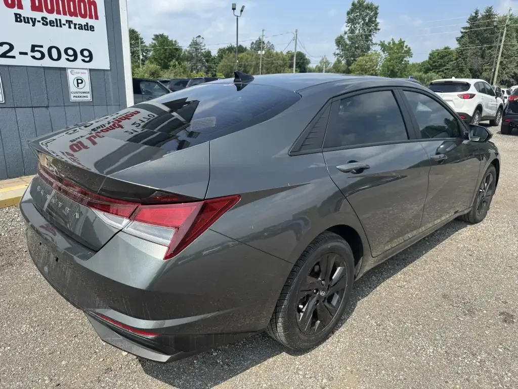 Hyundai Elantra 2023 photo 3