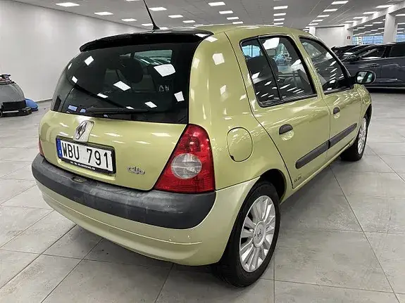Renault Clio 2004 photo 3