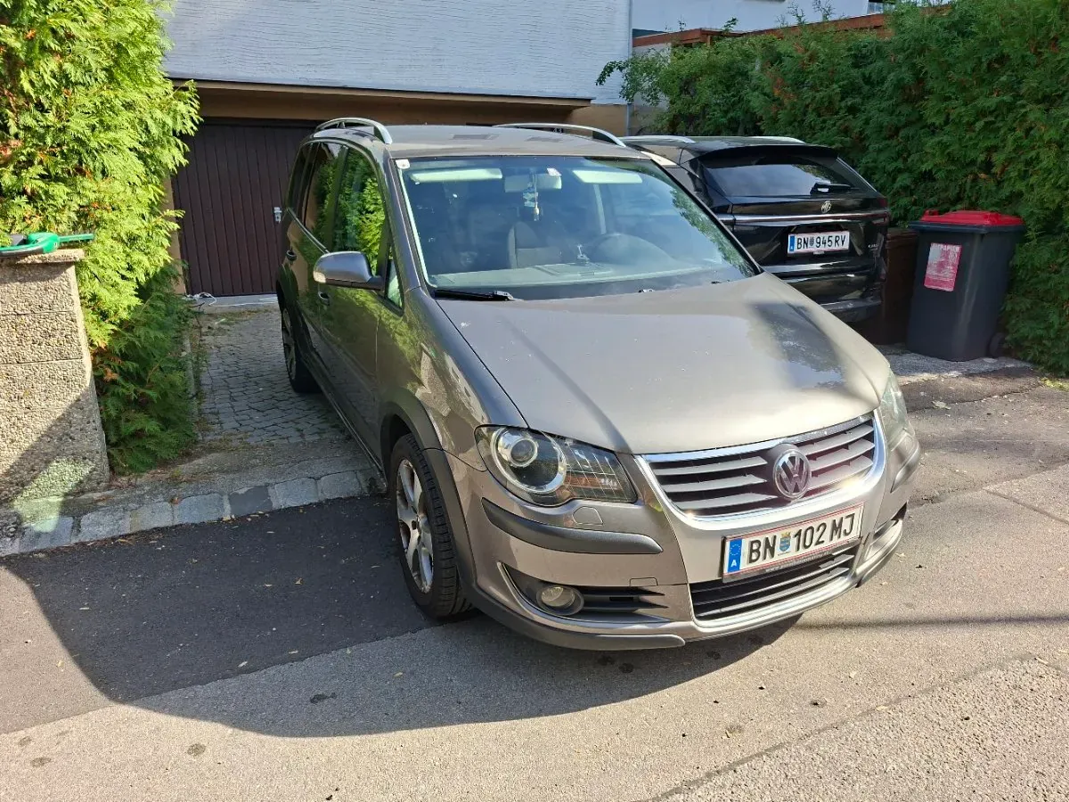 Volkswagen Touran 2007 photo 3