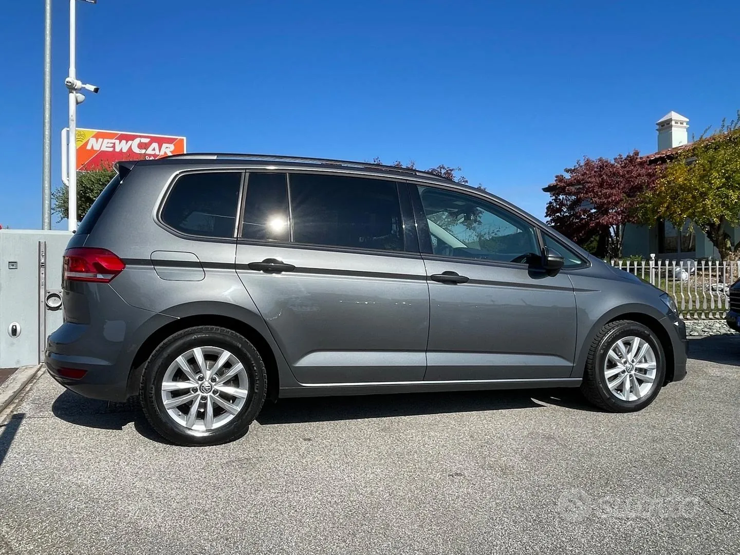 Volkswagen Touran 2017 photo 5