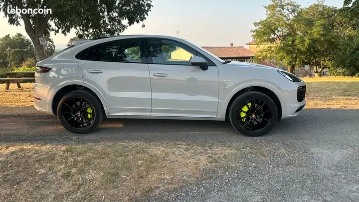 Porsche Cayenne 2022 photo 2
