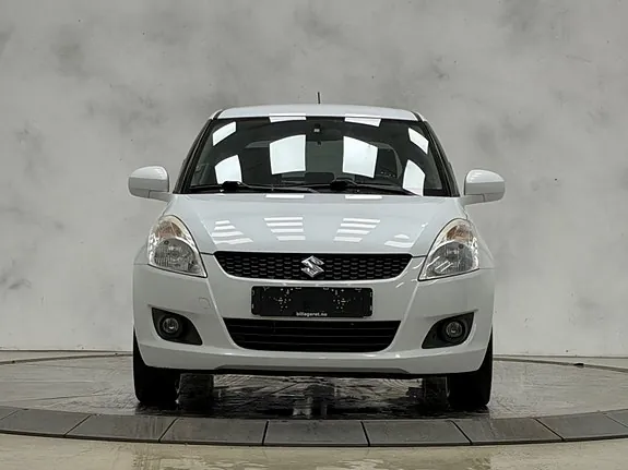 Suzuki Swift 2012 photo 3
