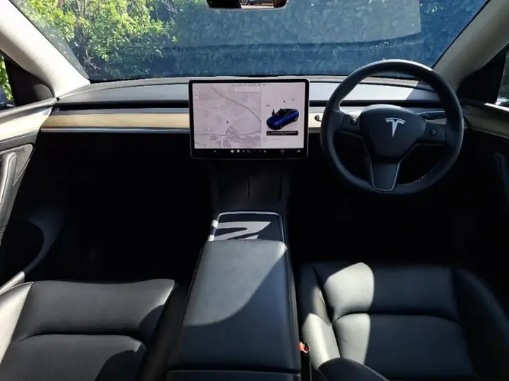 Tesla Model Y 2023 photo 3