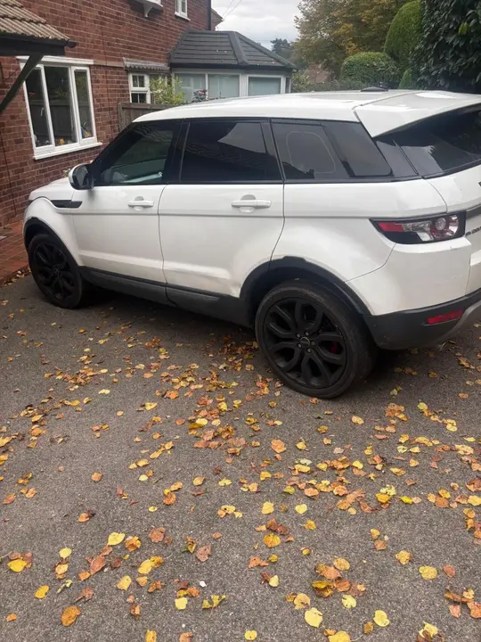 Land Rover Evoque 2012 photo 3
