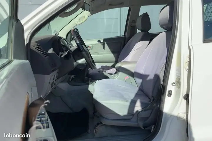 Toyota Hilux 2010 photo 5