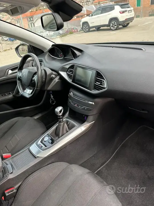 Peugeot 308 2014 photo 5