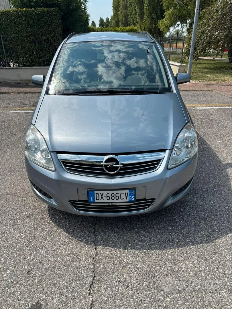 Opel Zafira 2009 photo 2