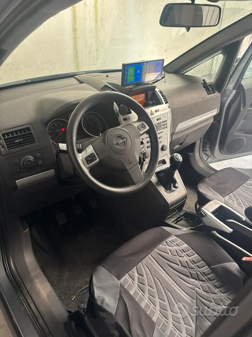 Opel Zafira 2009 photo 4
