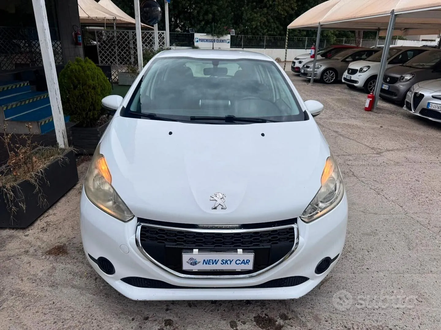 Peugeot 208 2012 photo 3