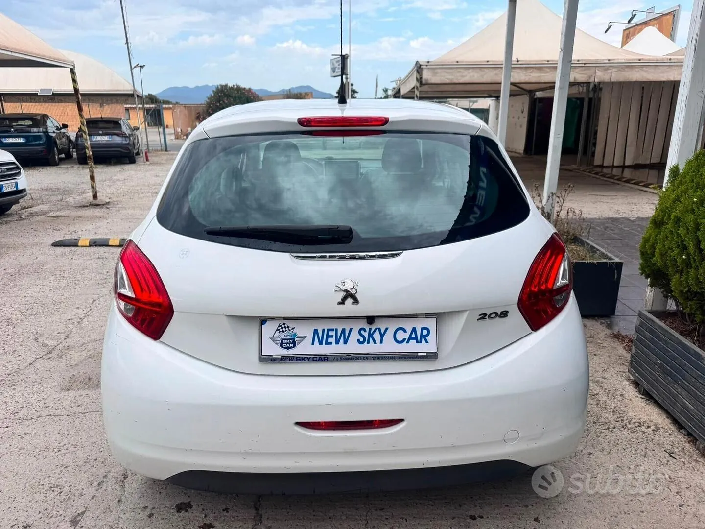 Peugeot 208 2012 photo 4