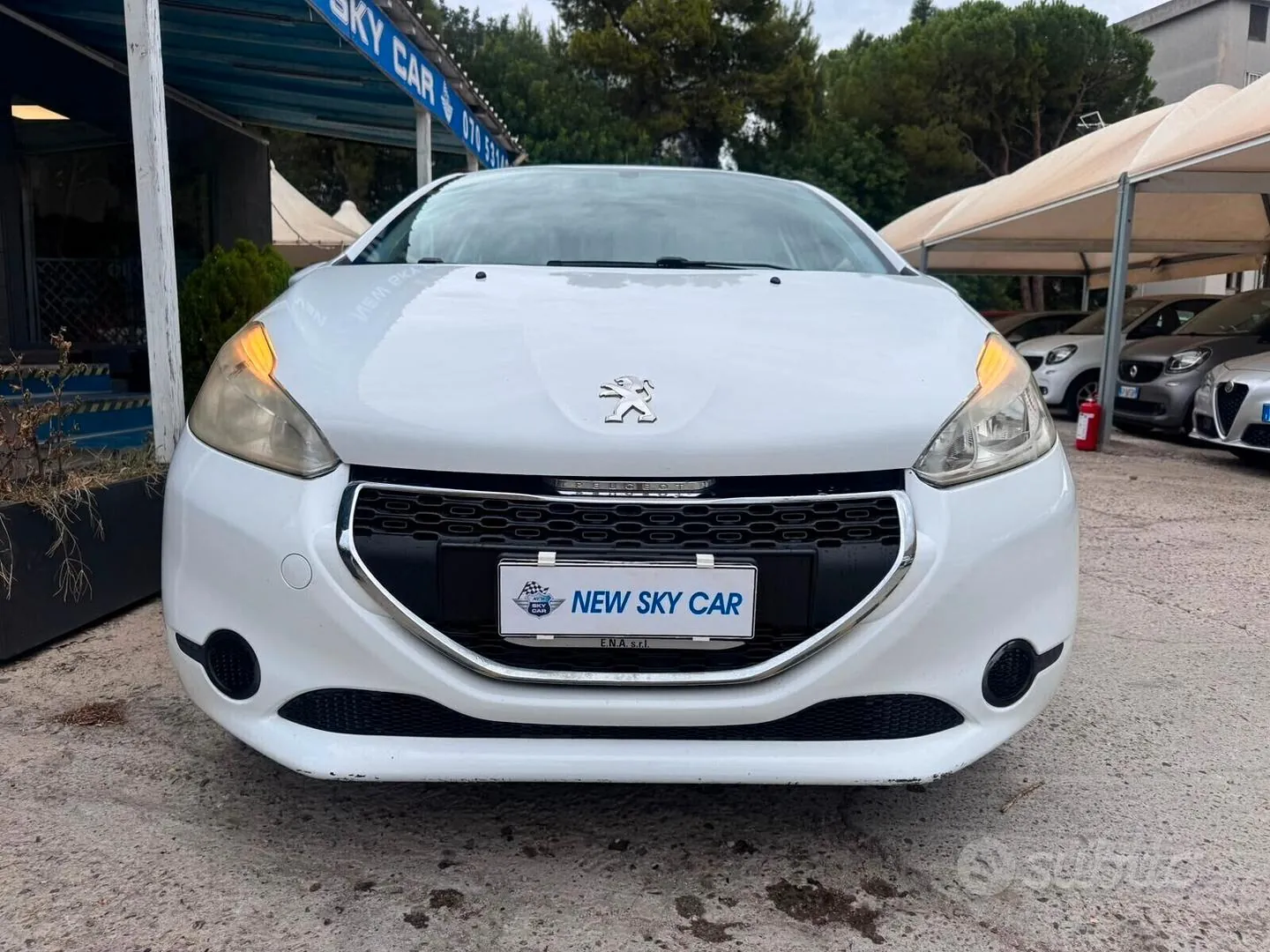 Peugeot 208 2012 photo 2