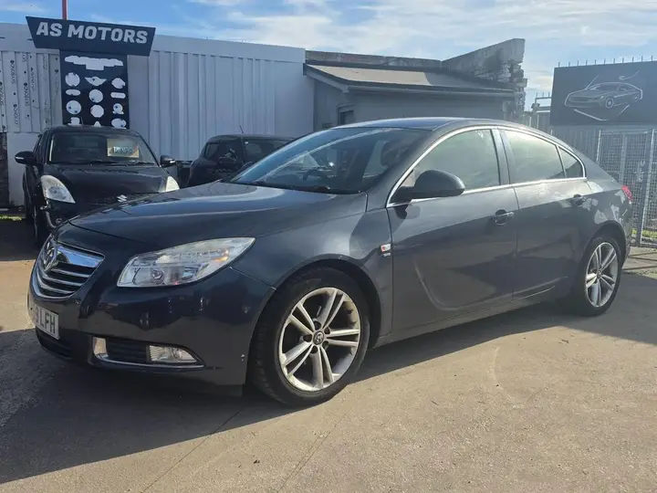 Vauxhall Insignia 2010 photo 3