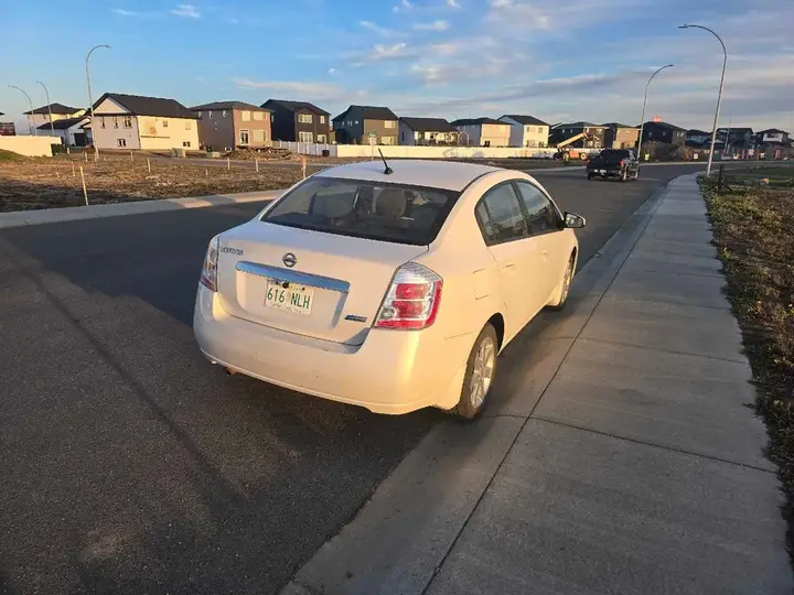 Nissan Sentra 2010 photo 3