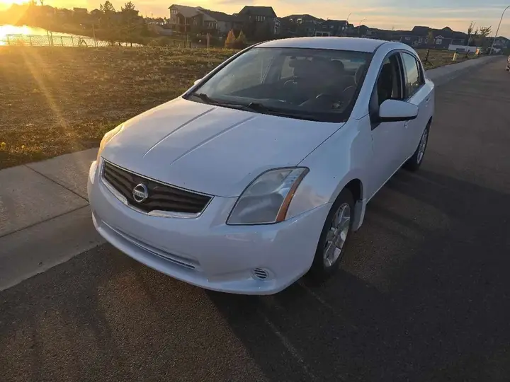 Nissan Sentra 2010 photo 2