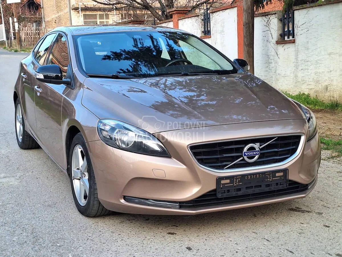 Volvo V40 2013 photo 2