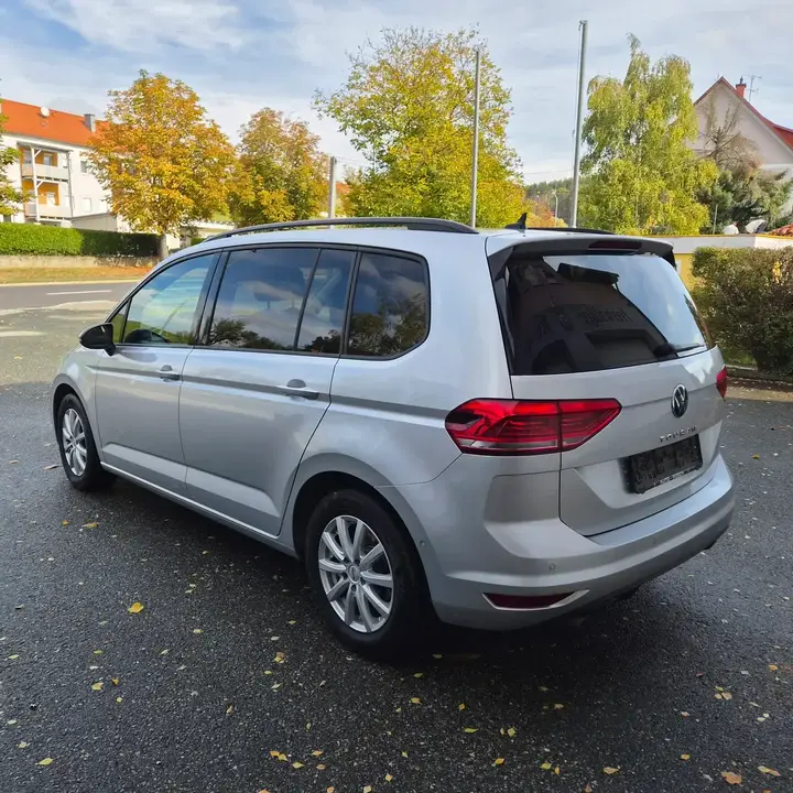 Volkswagen Touran 2021 photo 3