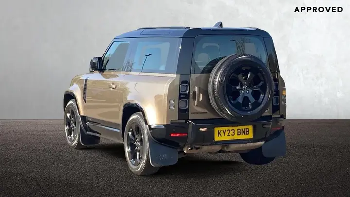 Land Rover Defender 90 2023 photo 2