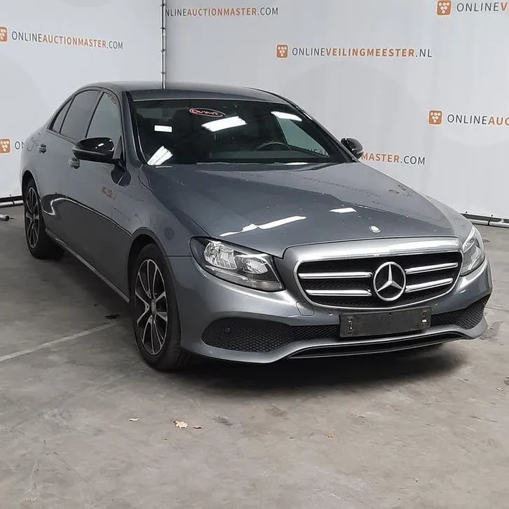 Mercedes-Benz E-Class photo 3