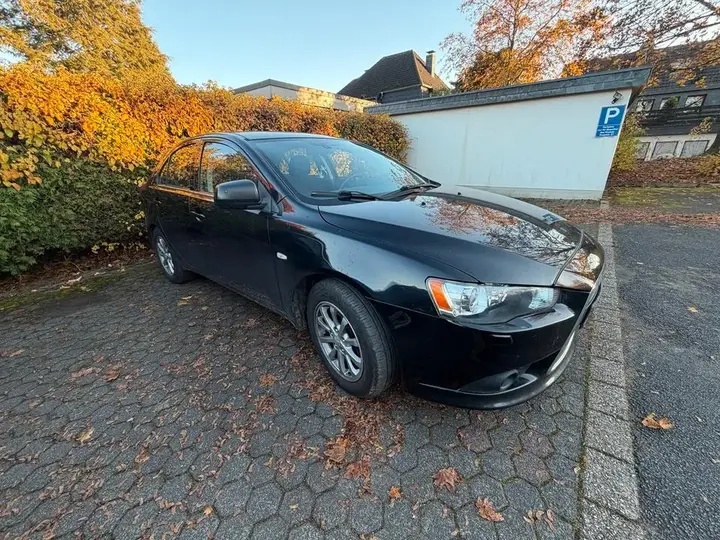 Mitsubishi Lancer