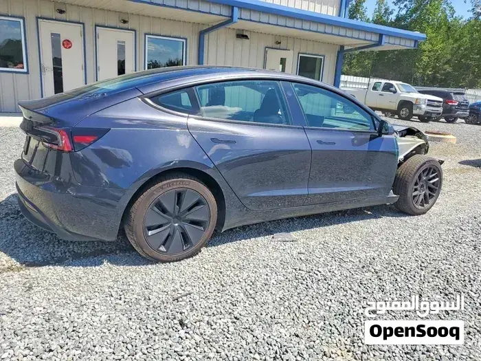 Tesla Model 3 2026 photo 4