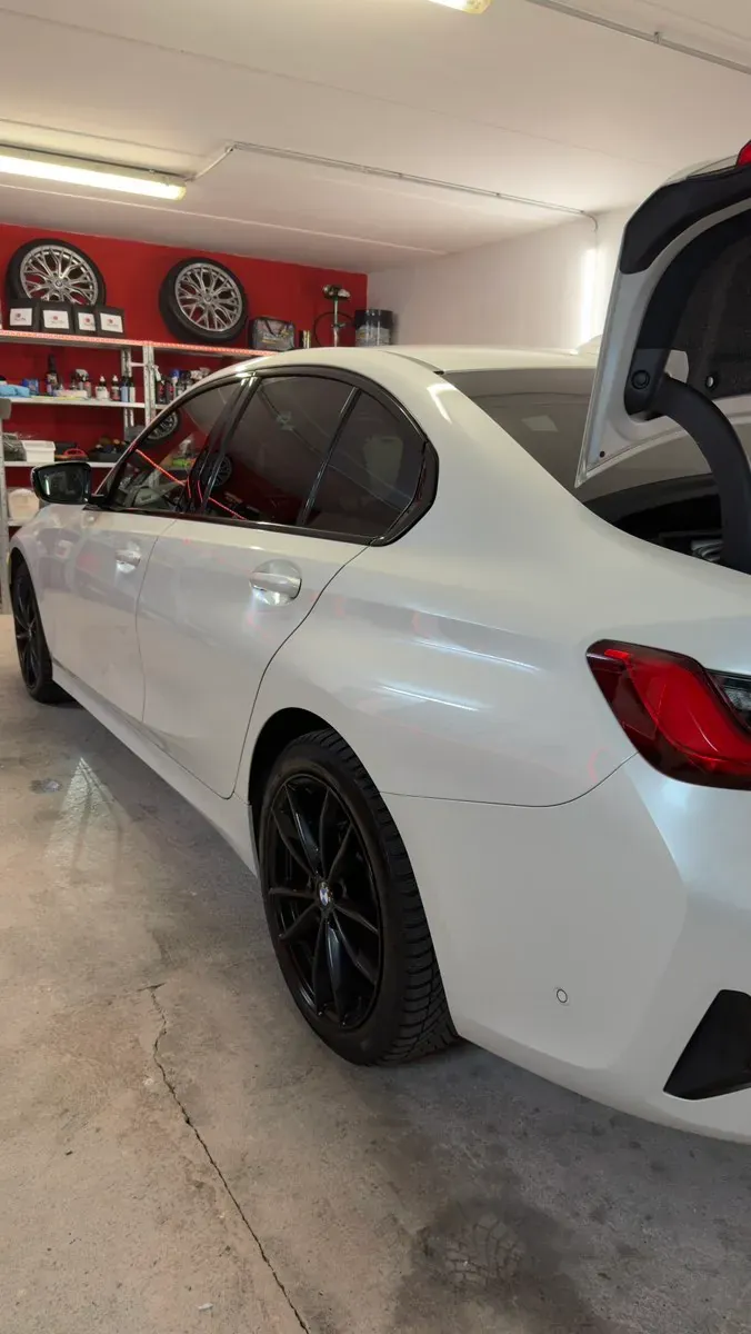 BMW 3 Series 2019 photo 2